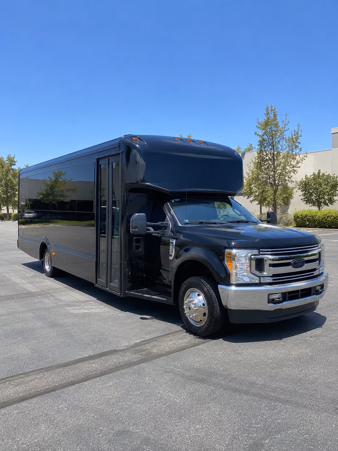 Wellington Birthday, Sweet 16, & Quinceañera Transportation party bus exterior